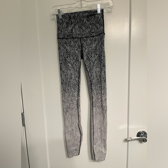 Lululemon Wunder Under Leggings Dazzle Nulux Alpine White Black, Size 4 - Picture 3 of 15
